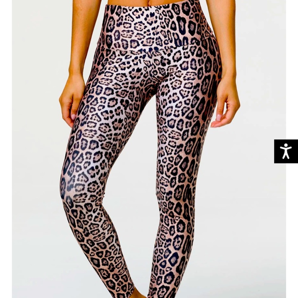 Onzie leopard long workout leggings. Worn once. Excellent condition.